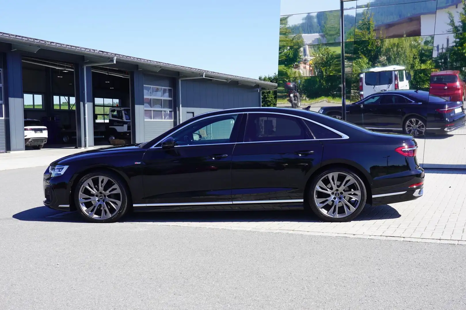 Audi A8 50 TDI S-Line quattro HuD AHK Matrix Schwarz - 2