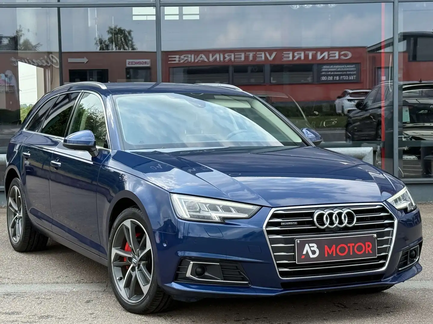 Audi A4 Avant 2.0TDi Quattro S tronic TVAC 140KW FULL OPT Bleu - 1