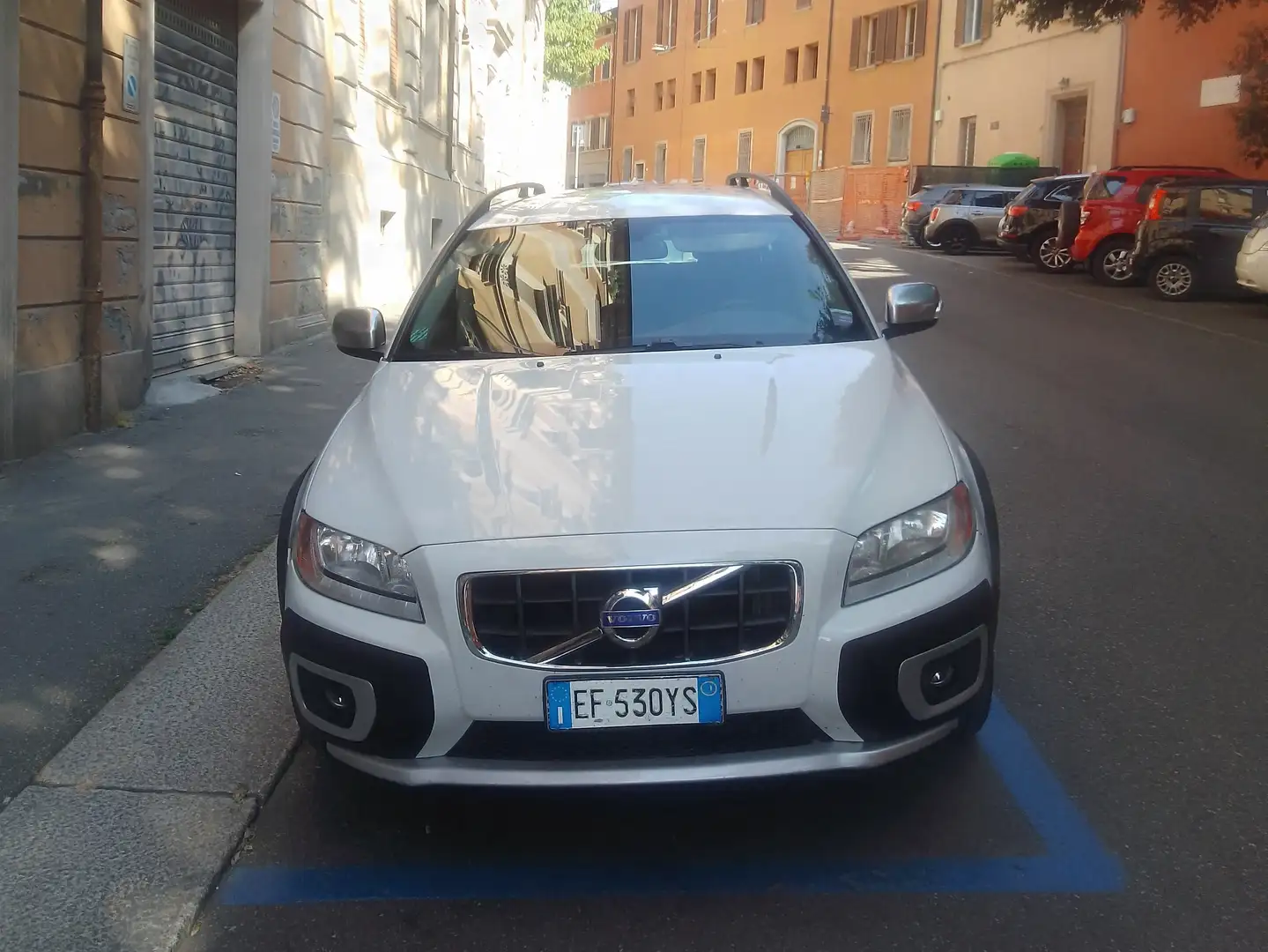 Volvo XC70 XC70 2.0 D3 AWD Momentum geartronic Bianco - 2