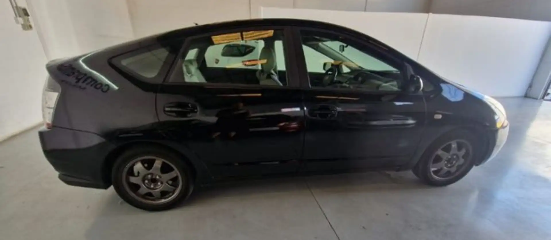 Toyota Prius 1.5 VVT-i HSD - 2