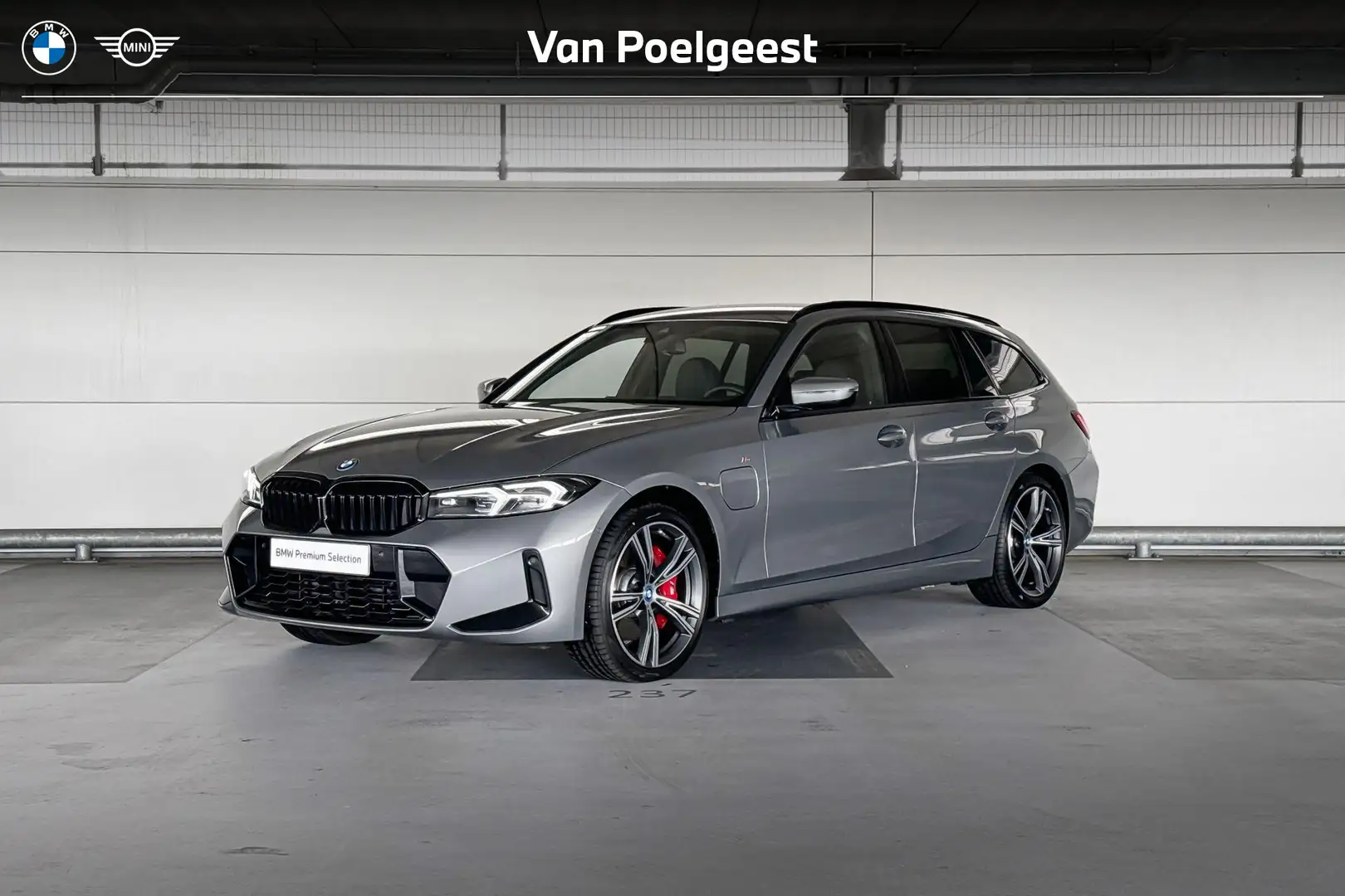 BMW 330 3 Serie Touring 330e xDrive | Selections 2500 Grijs - 1