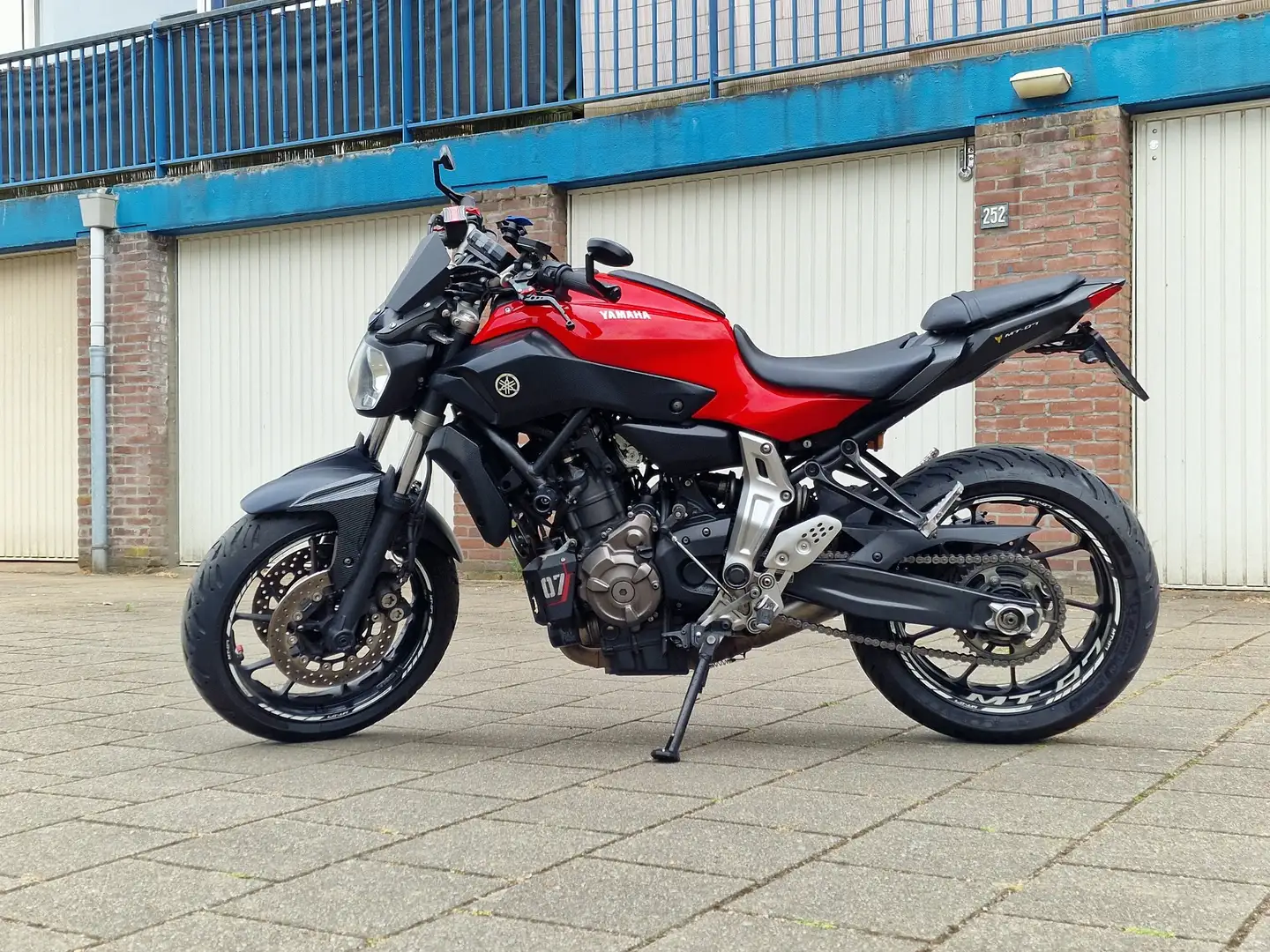 Yamaha MT-07 Rood - 2