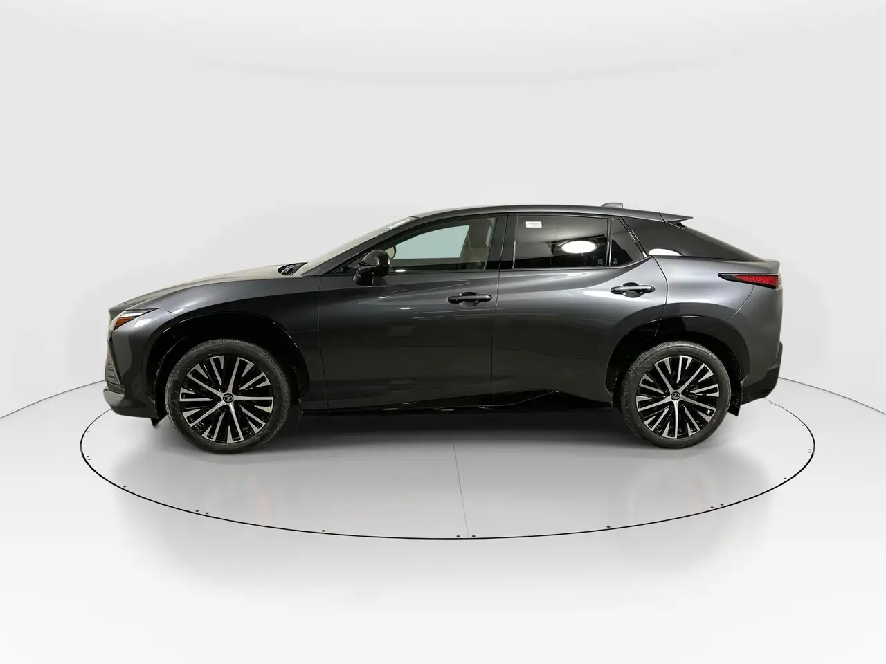 Lexus RZ снимка Lexus RZ
