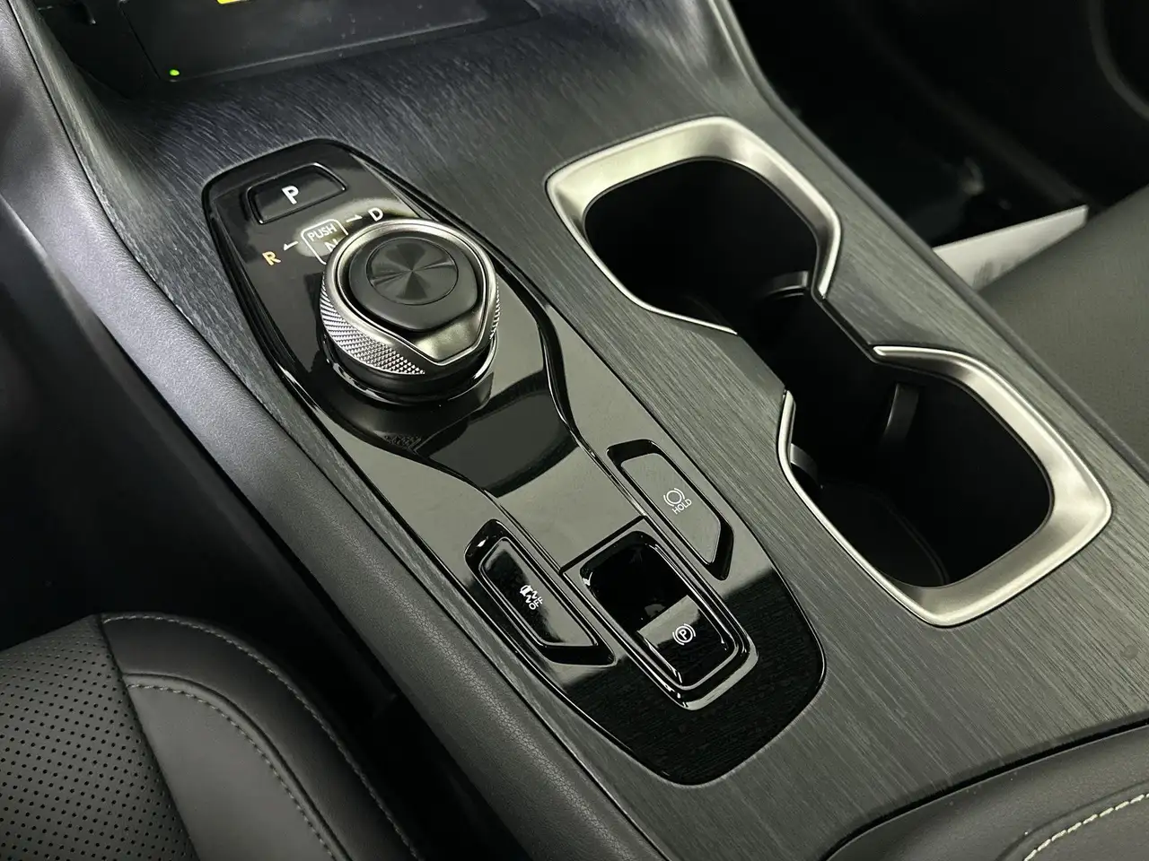 Lexus RZ снимка Lexus RZ