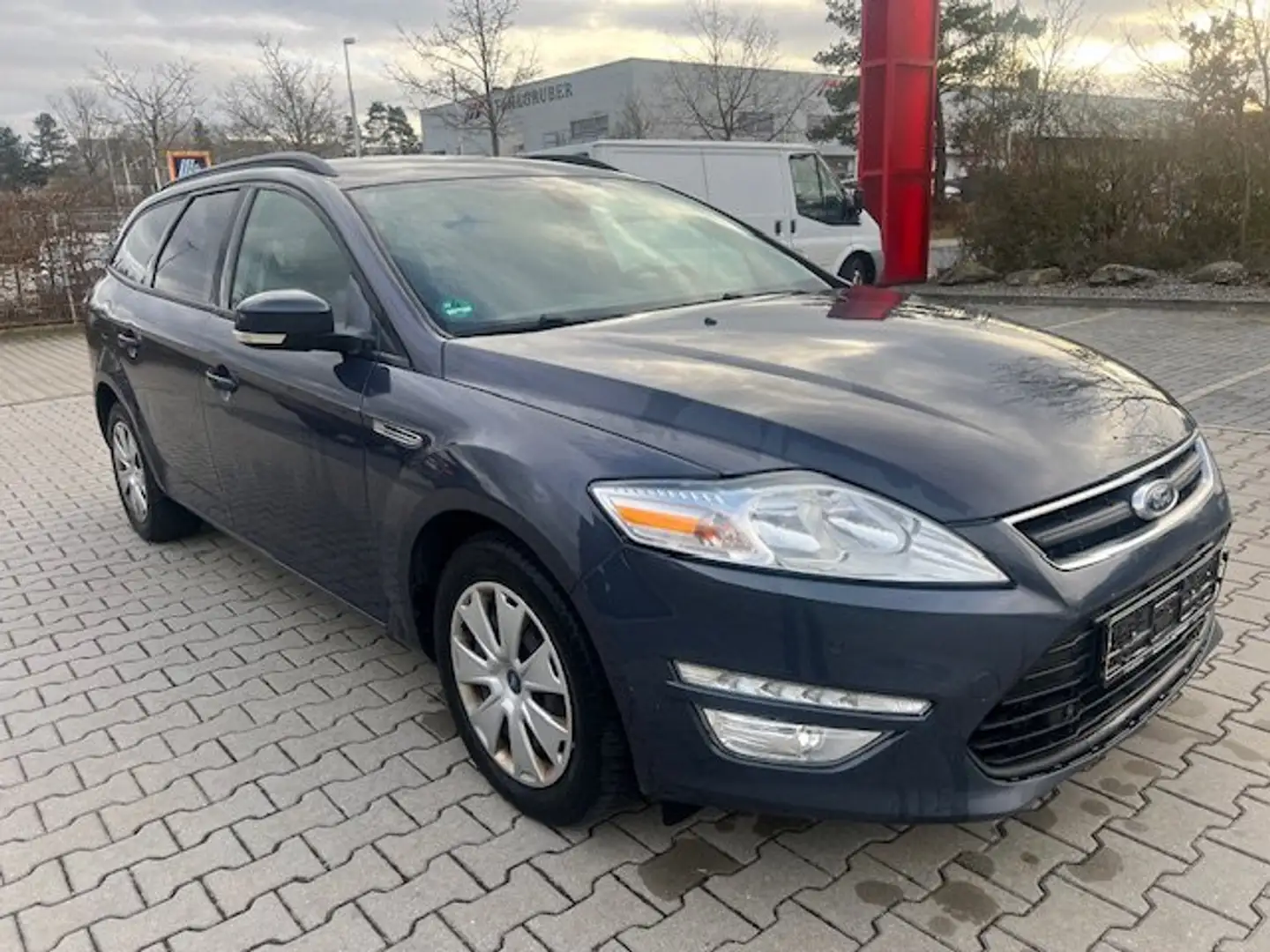 Ford Mondeo Turnier 2.0 TDCi Ambiente Gris - 1