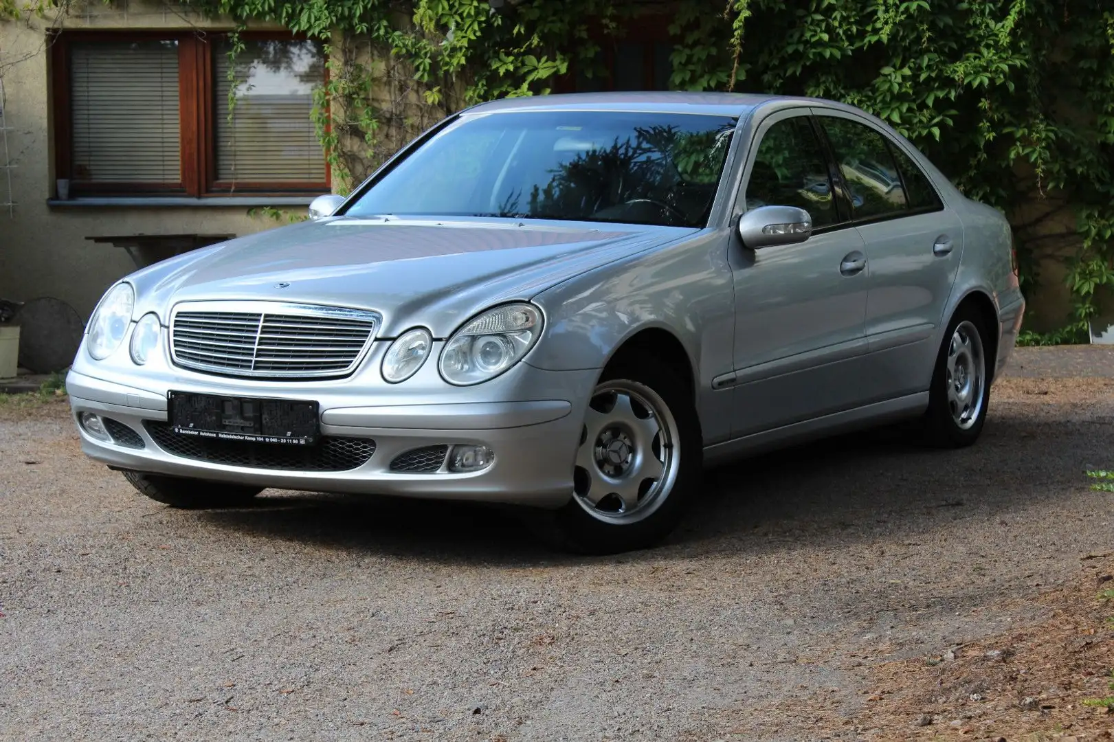 Mercedes-Benz E 200 CDI CLASSIC*TÜV NEU* Argent - 1
