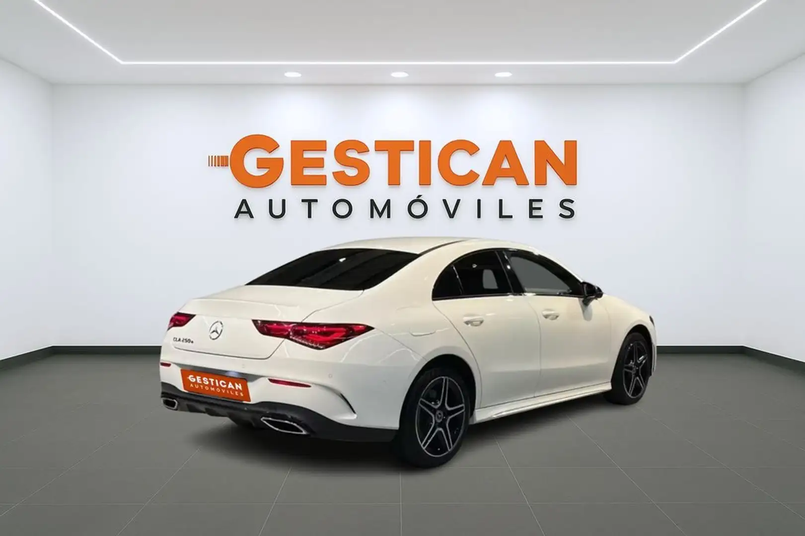 Mercedes-Benz CLA 250 e Blanc - 2