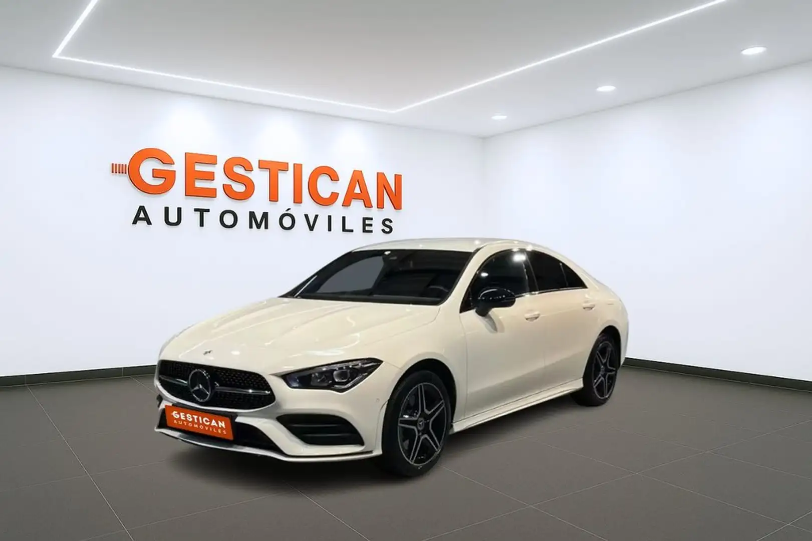 Mercedes-Benz CLA 250 e Blanc - 1