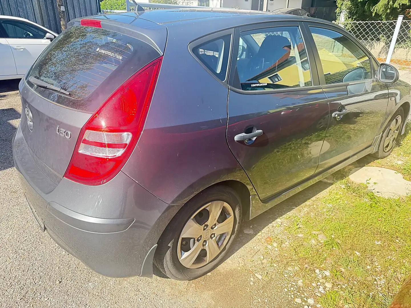 Hyundai i30 1,4 CVVT MOTORSCHADEN Grau - 2