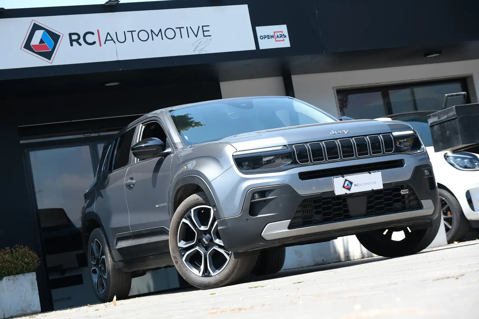 Jeep Avenger 1.2 T-GDI Summit IVA Esposta Grigio - 1