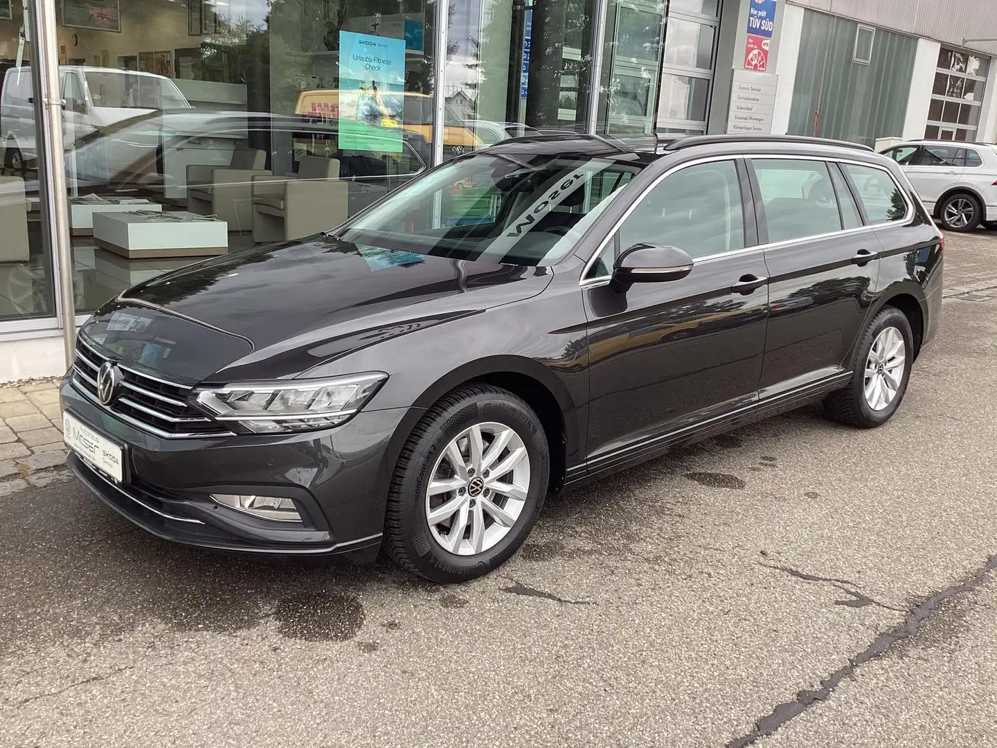Volkswagen Passat Variant 2.0 TDI DSG Business/RFK/ACC/Navi Grijs - 1