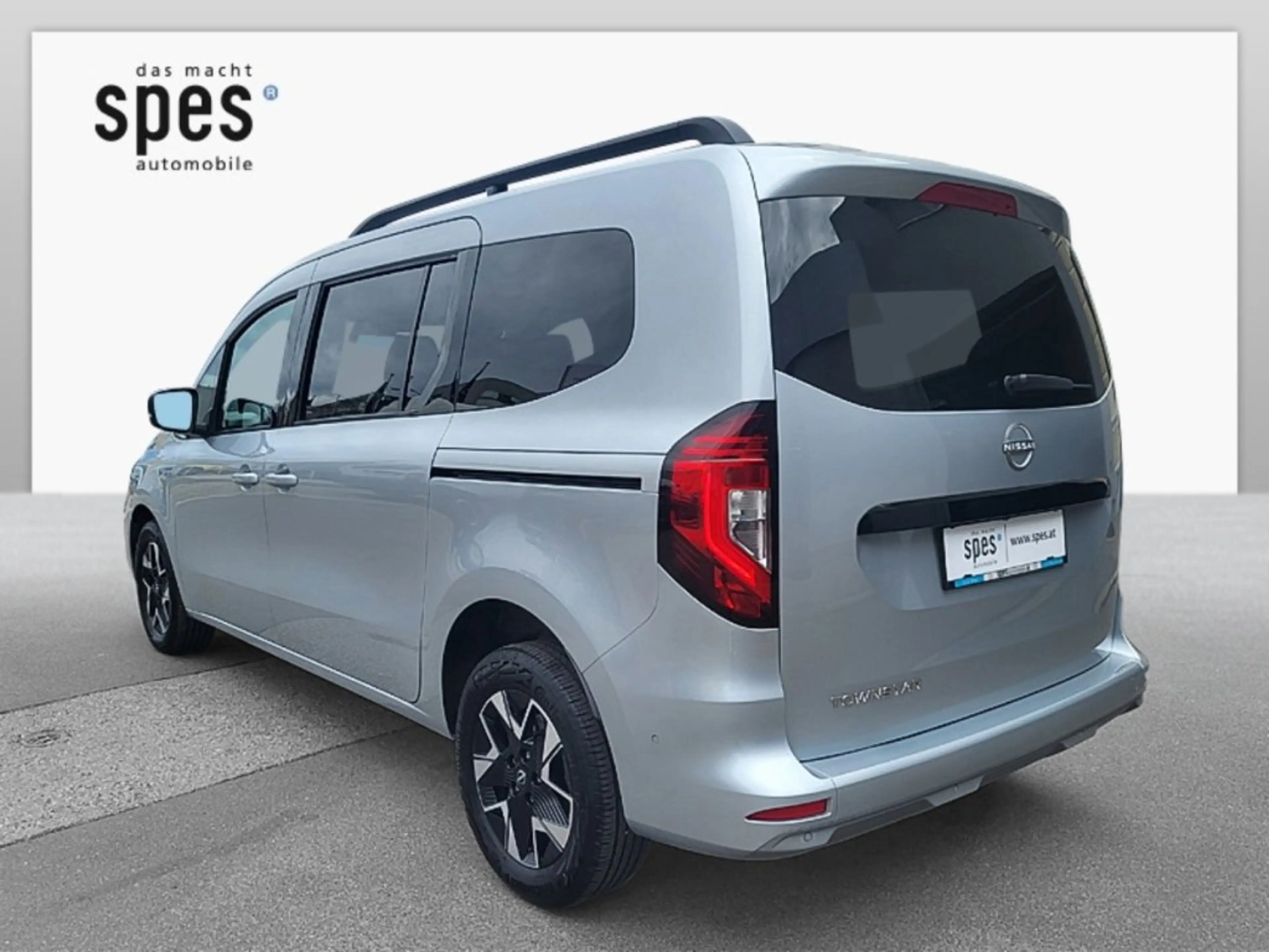 Nissan Townstar TEKNA EVALIA 1.3 DIG-T 130PS 6MT L2 5-SITZER — photo 5
