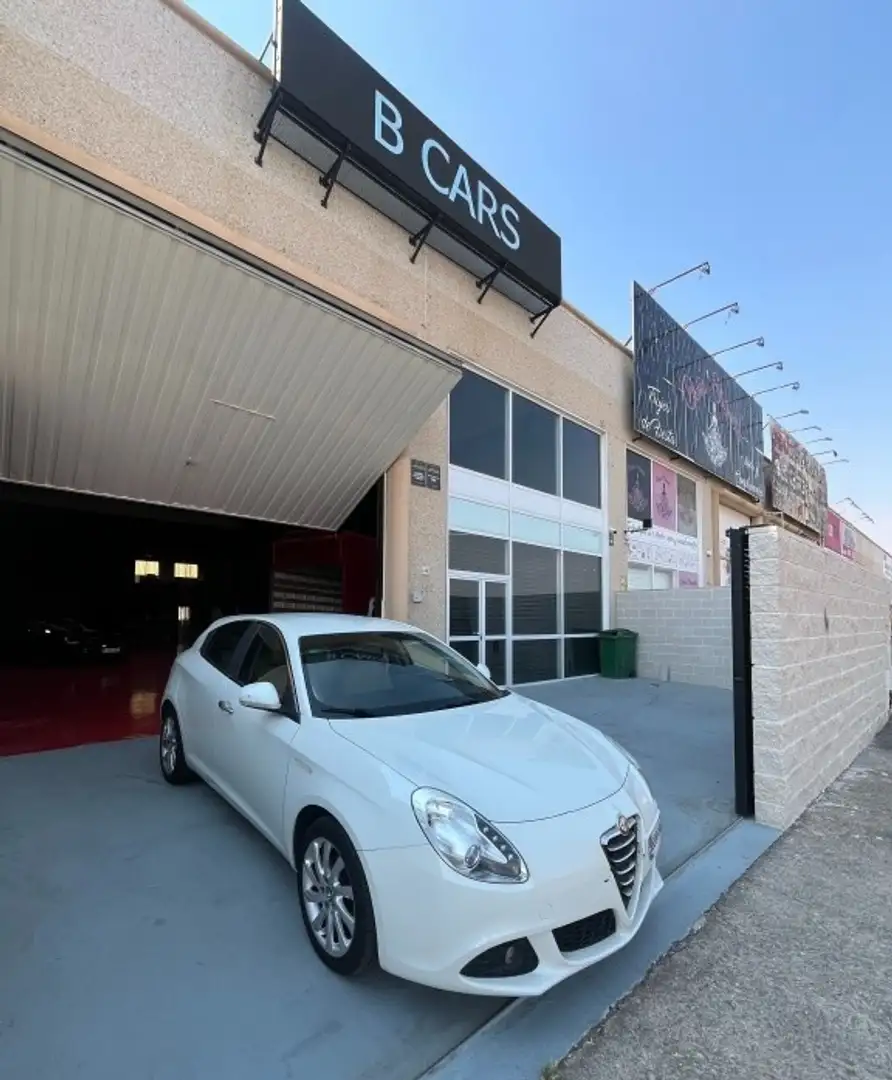 Alfa Romeo Giulietta 1.6JTDm Progression Blanc - 2