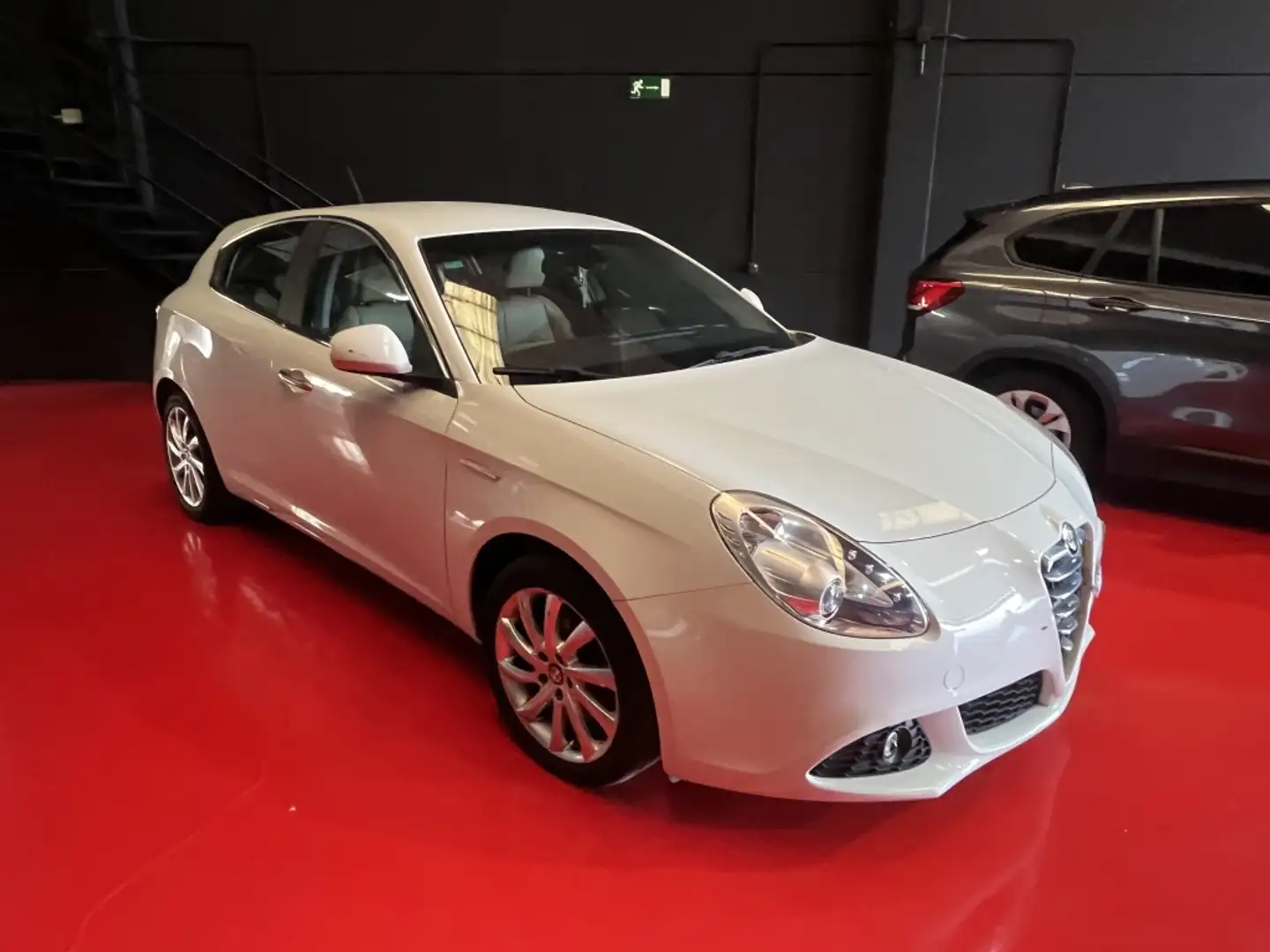 Alfa Romeo Giulietta 1.6JTDm Progression Blanc - 1