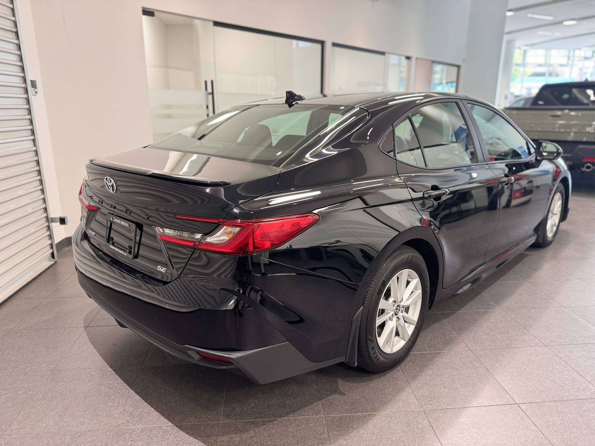 2025 Toyota Camry SE CVT | Premier Hybrid Sedan | Accident-Free — снимка 1