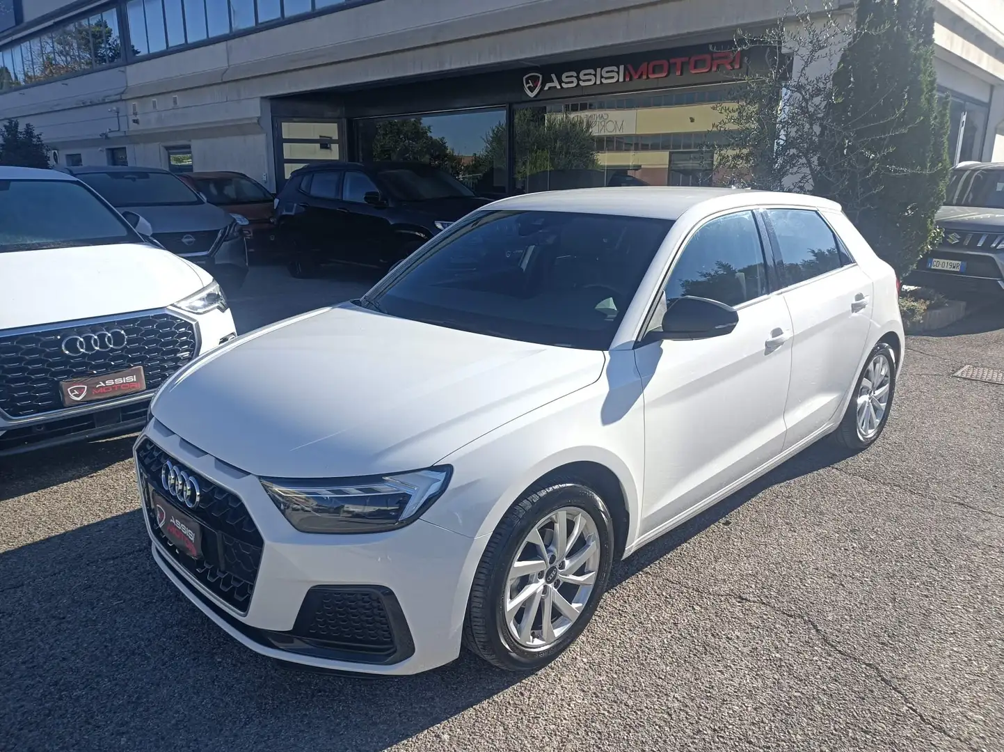 Audi A1 2019 Sportback 25 1.0 tfsi Admired s-tronic my20 Weiß - 1
