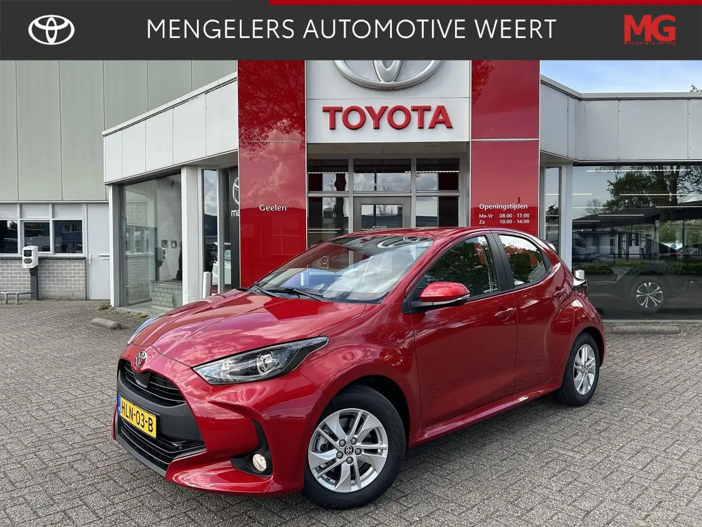 Toyota Yaris 1.5 Hybrid 115 Active | Rijklaar |Apple Carplay | Rood - 1