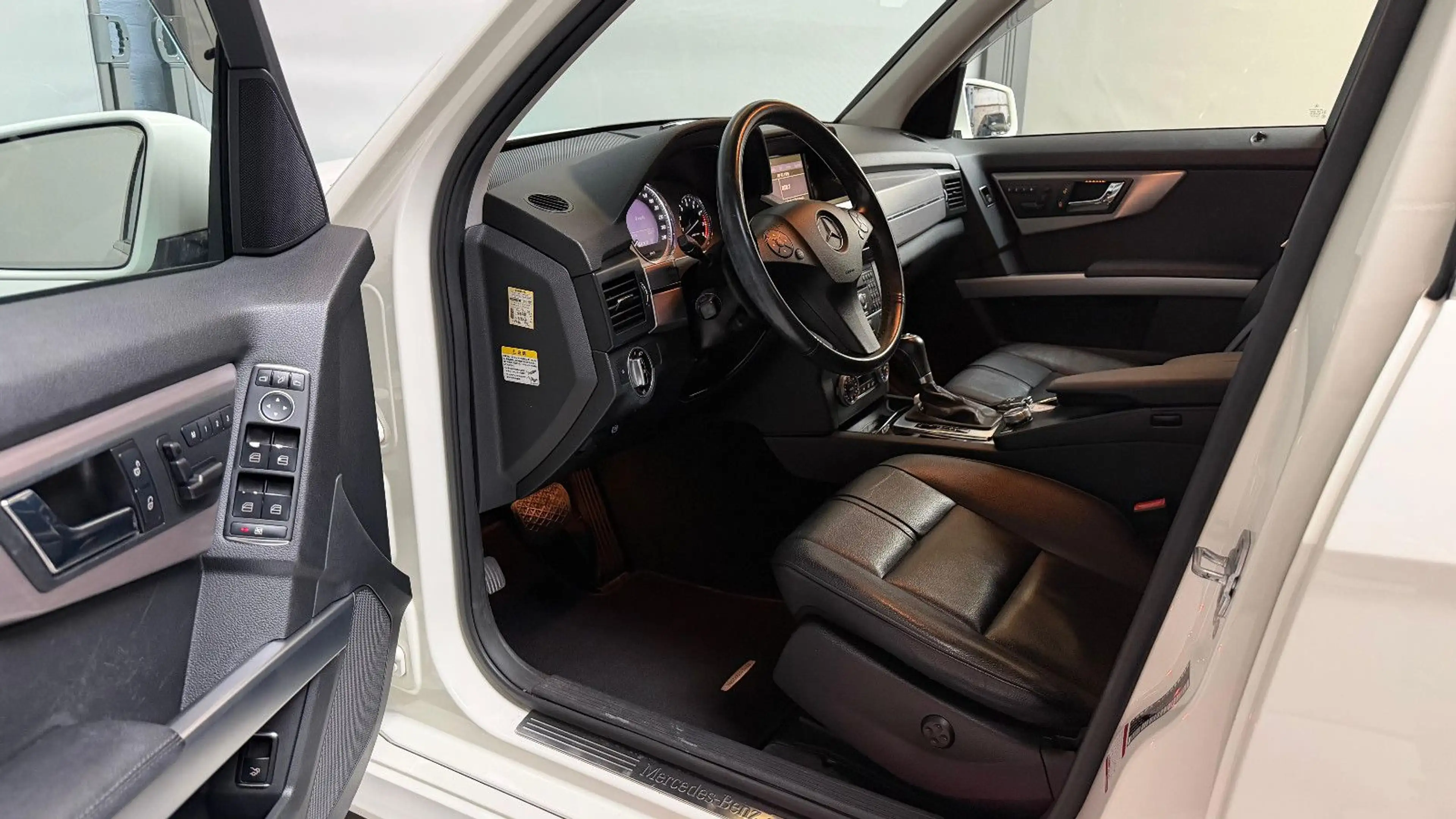 Mercedes-Benz GLK 300 350 4Matic Leder 60TKM Keyless-Go Xenon — photo 12