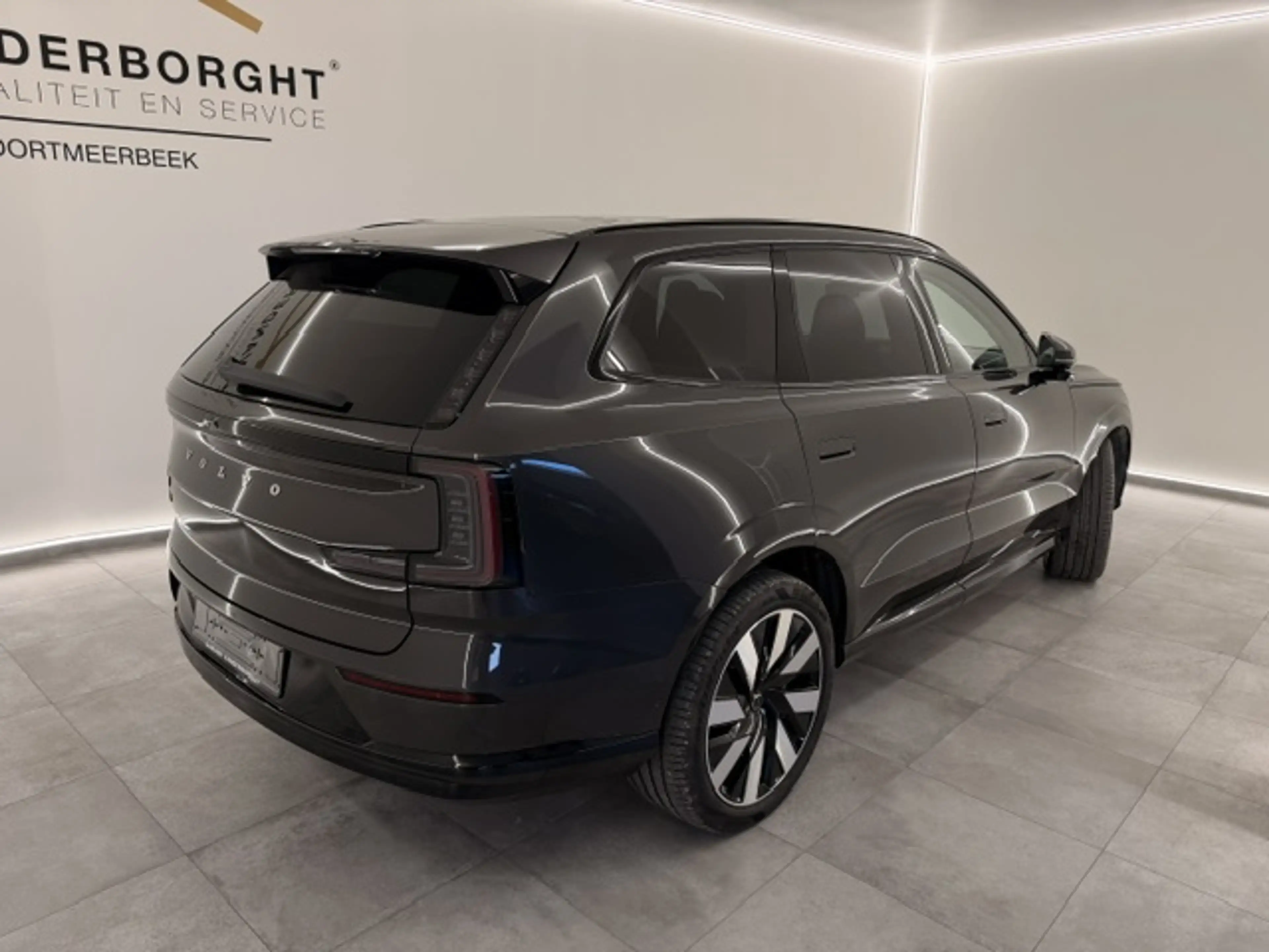 Volvo EX90 ULTRA TWIN ENGINE EXTENDED RANGE LUCHTVERING — photo 6