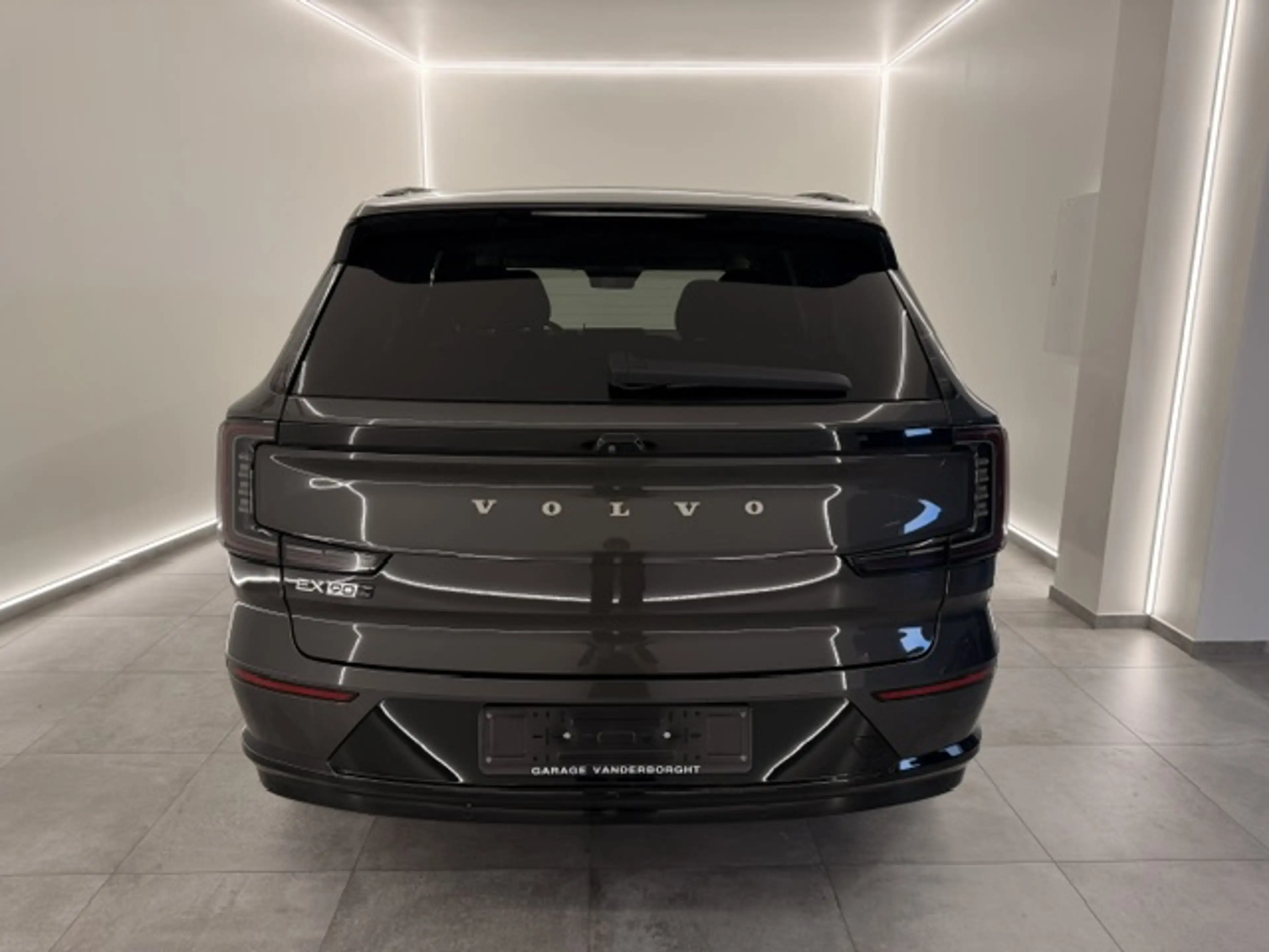 Volvo EX90 ULTRA TWIN ENGINE EXTENDED RANGE LUCHTVERING — photo 3