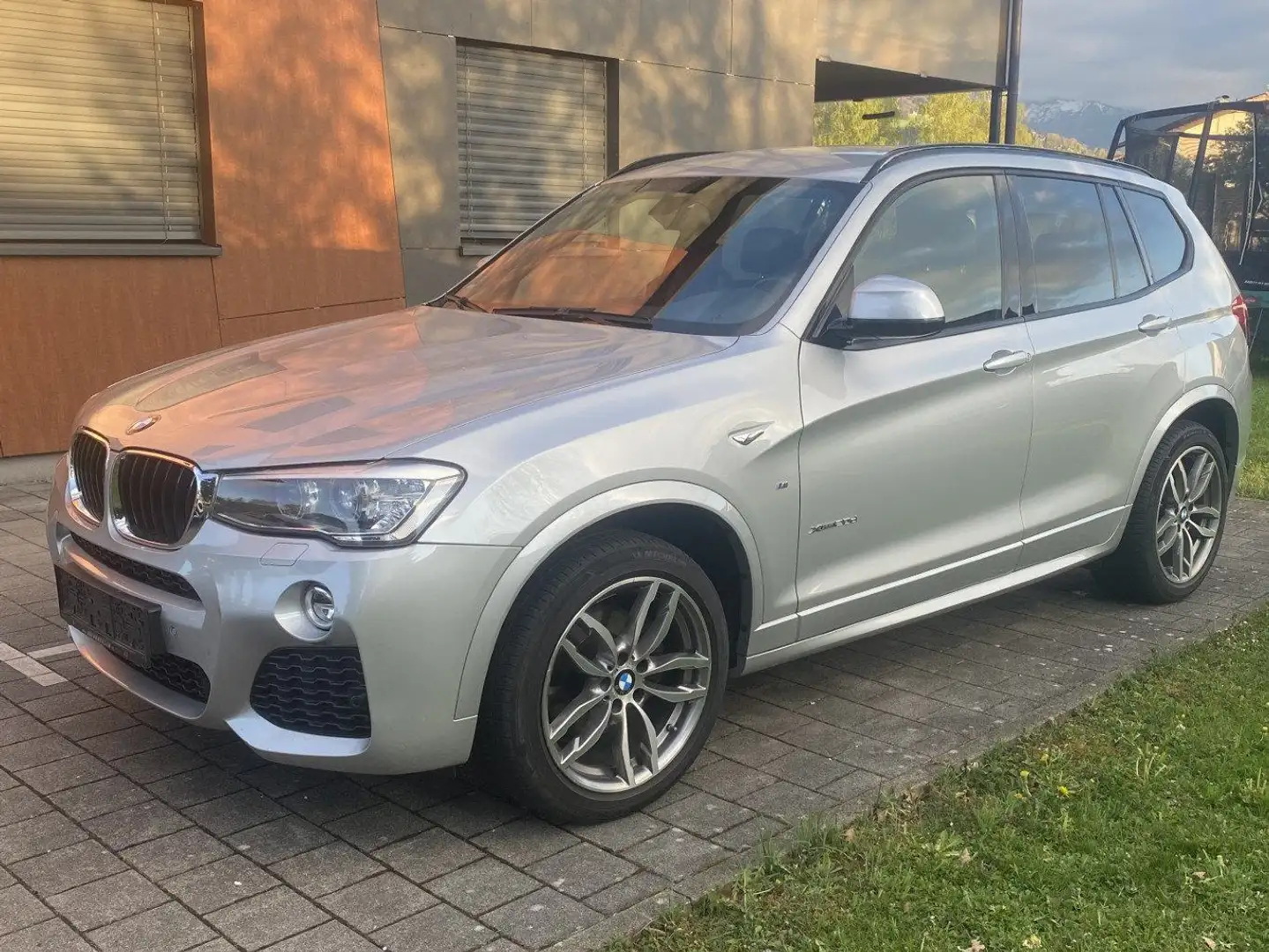 BMW X3 Frisch vorgeführt! X3 xDrive 20d M-Paket Silber - 1