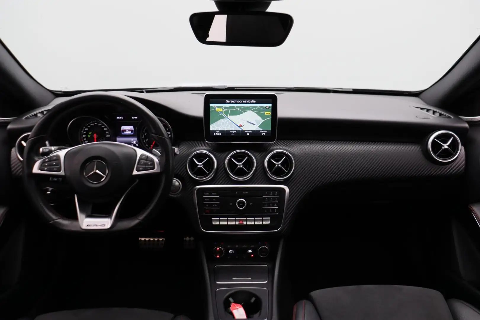 Mercedes-Benz A 220 4MATIC AMG Pano/dak Harman/Kardon Navigatie Grijs - 2