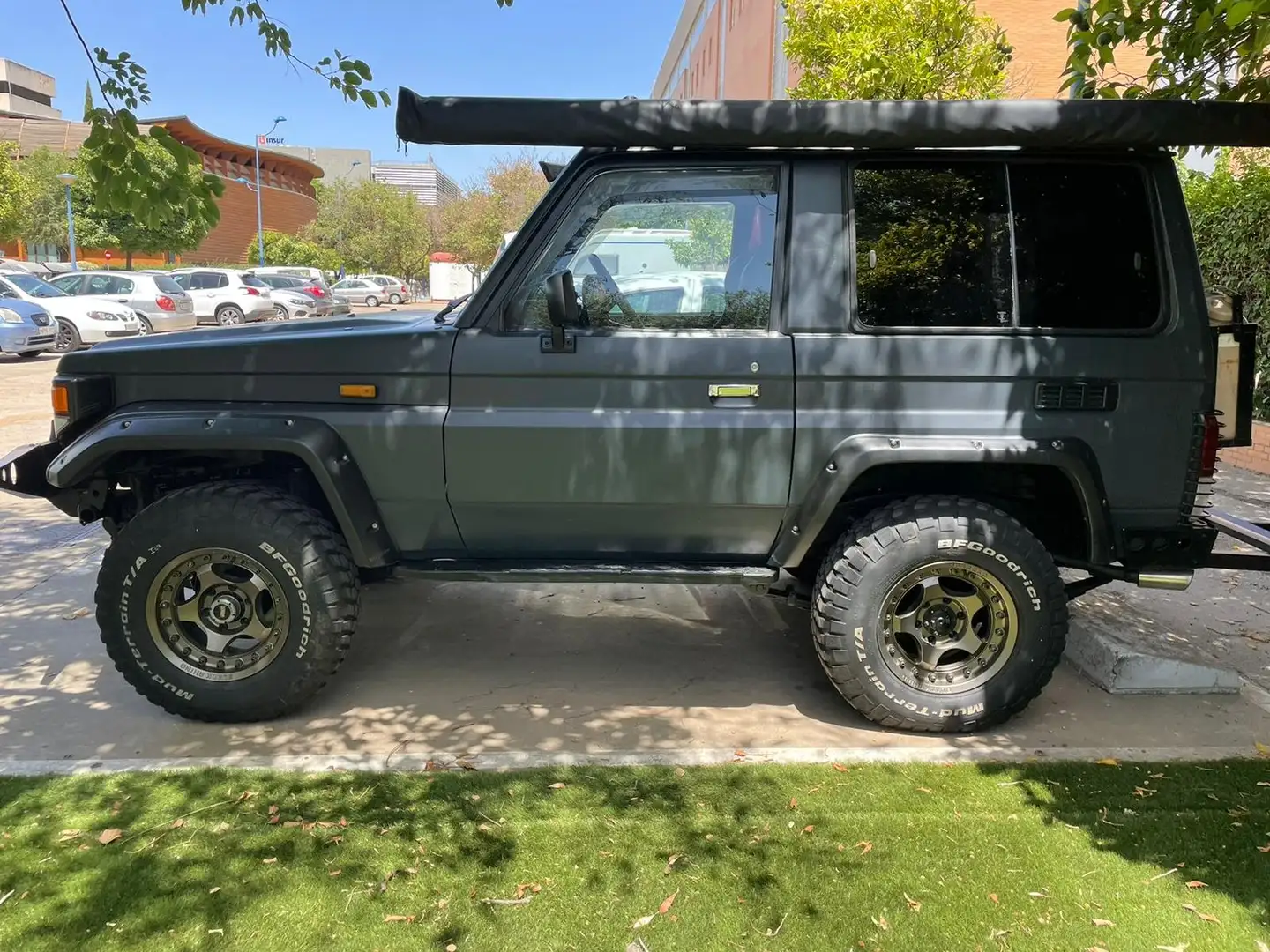 Toyota Land Cruiser Land+Cruiser+3.5+BJ+73 siva - 1