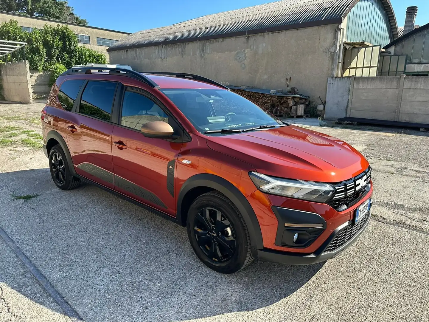 Dacia Jogger Jogger 1.0 TCe GPL 100 CV 7 posti Extreme Orange - 1