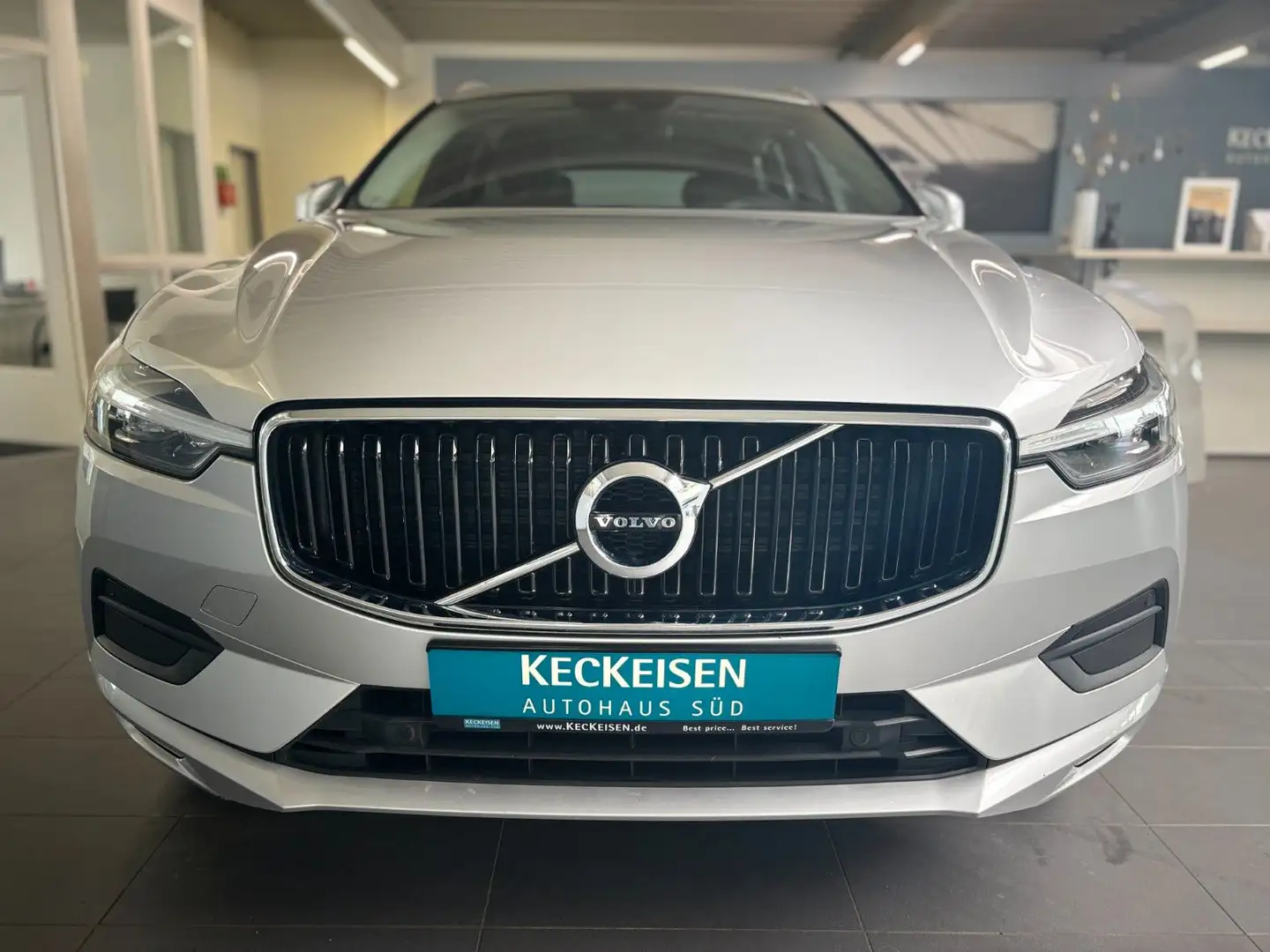 Volvo XC60 XC60 Momentum Pro AWD 3 Pakete Silber - 2