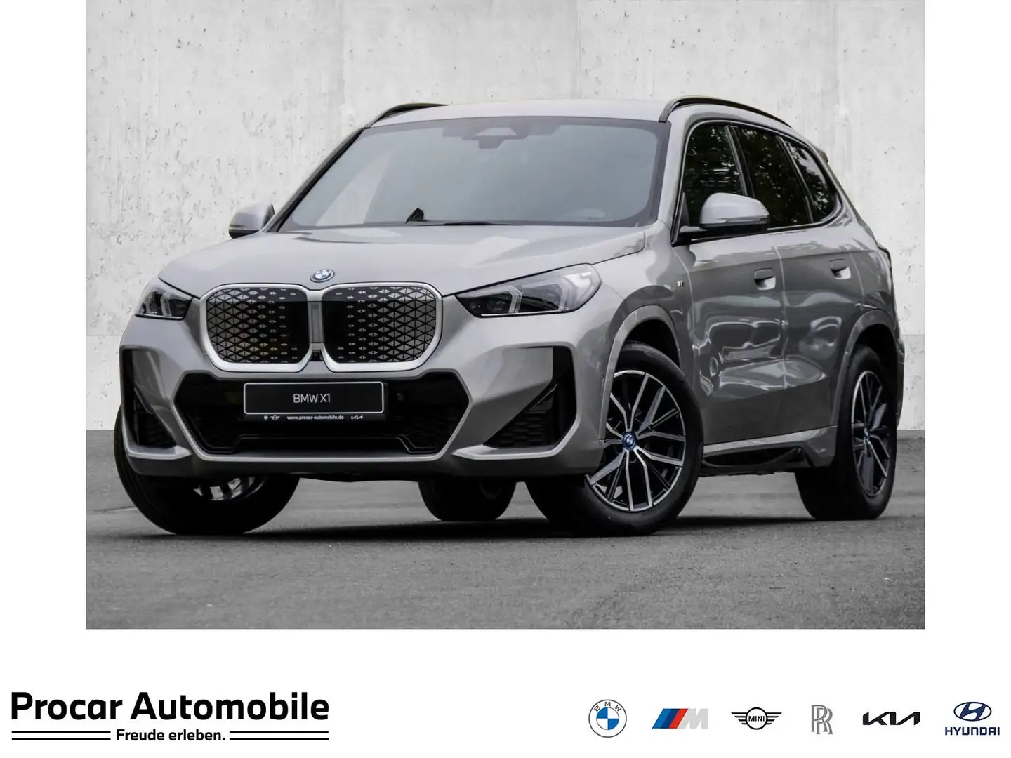 BMW iX1 eDrive20 M Sport HUD ACC RFK NAVI LED DAB Grau - 1