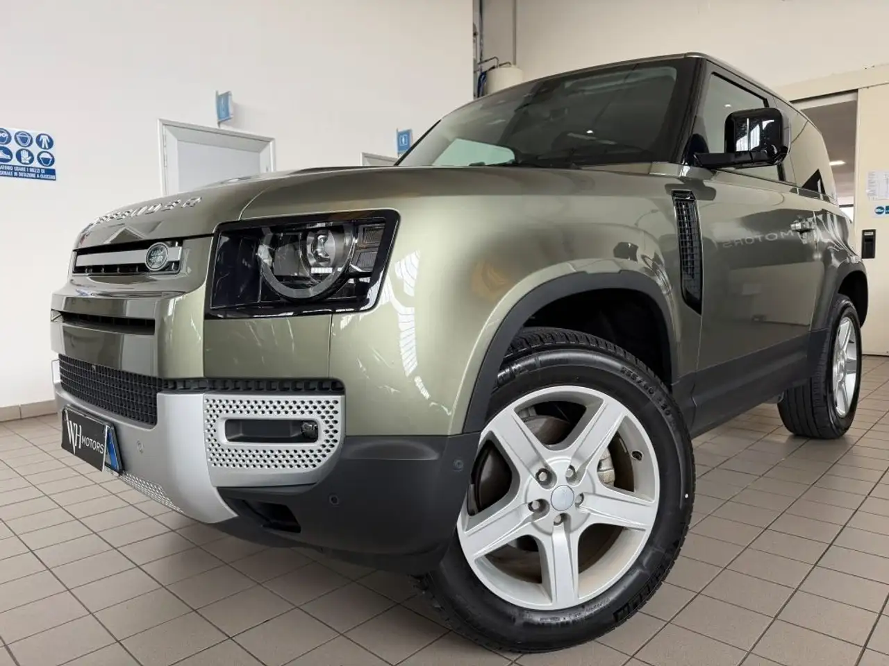 Land Rover Defender