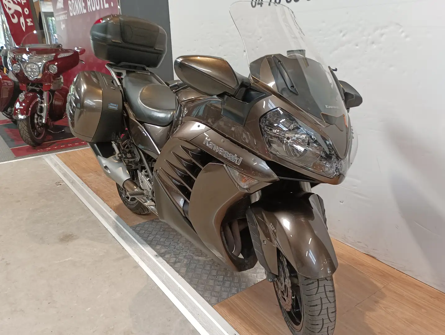 Kawasaki GTR 1400 Hnědá - 2