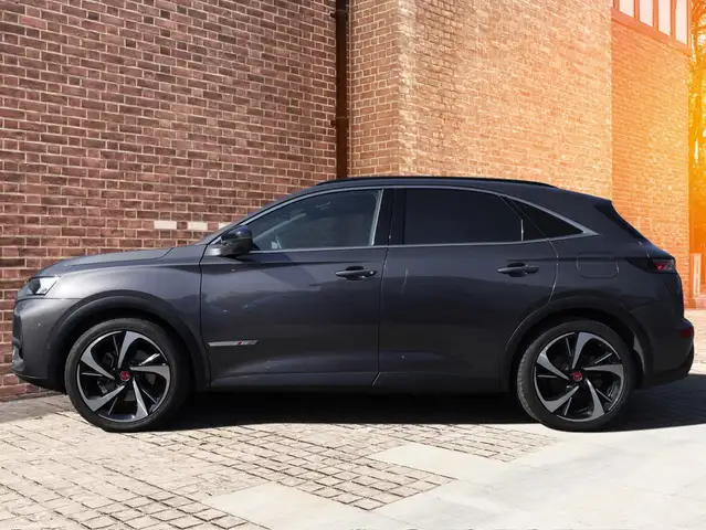 DS Automobiles DS 7 Crossback view 3