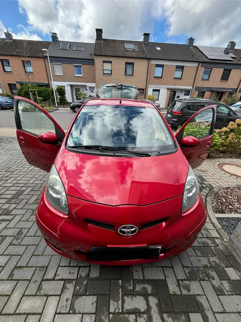 Toyota Aygo CoolRed Rot - 2