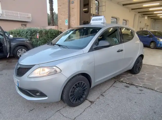 Lancia Ypsilon 1.0 Mild-hyb. Silver - *GARANZIA 24 MESI - 5 POSTI
