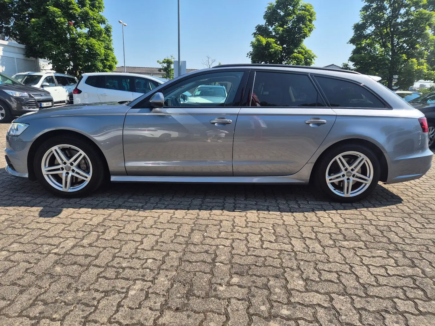 Audi A6 Avant 3.0 TDI quattro Design Selection Grau - 2