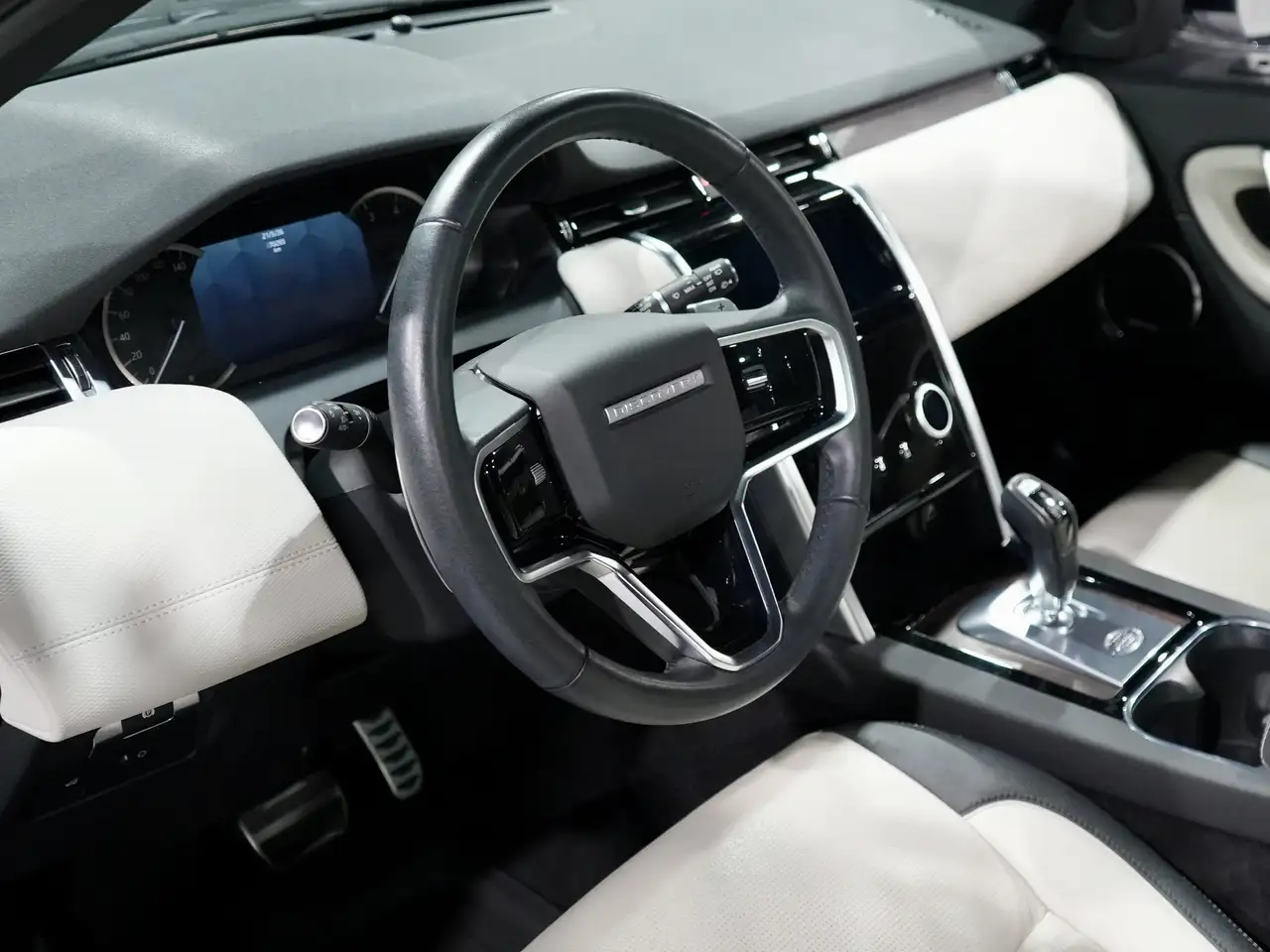 Land Rover Discovery Sport снимка Land Rover Discovery Sport