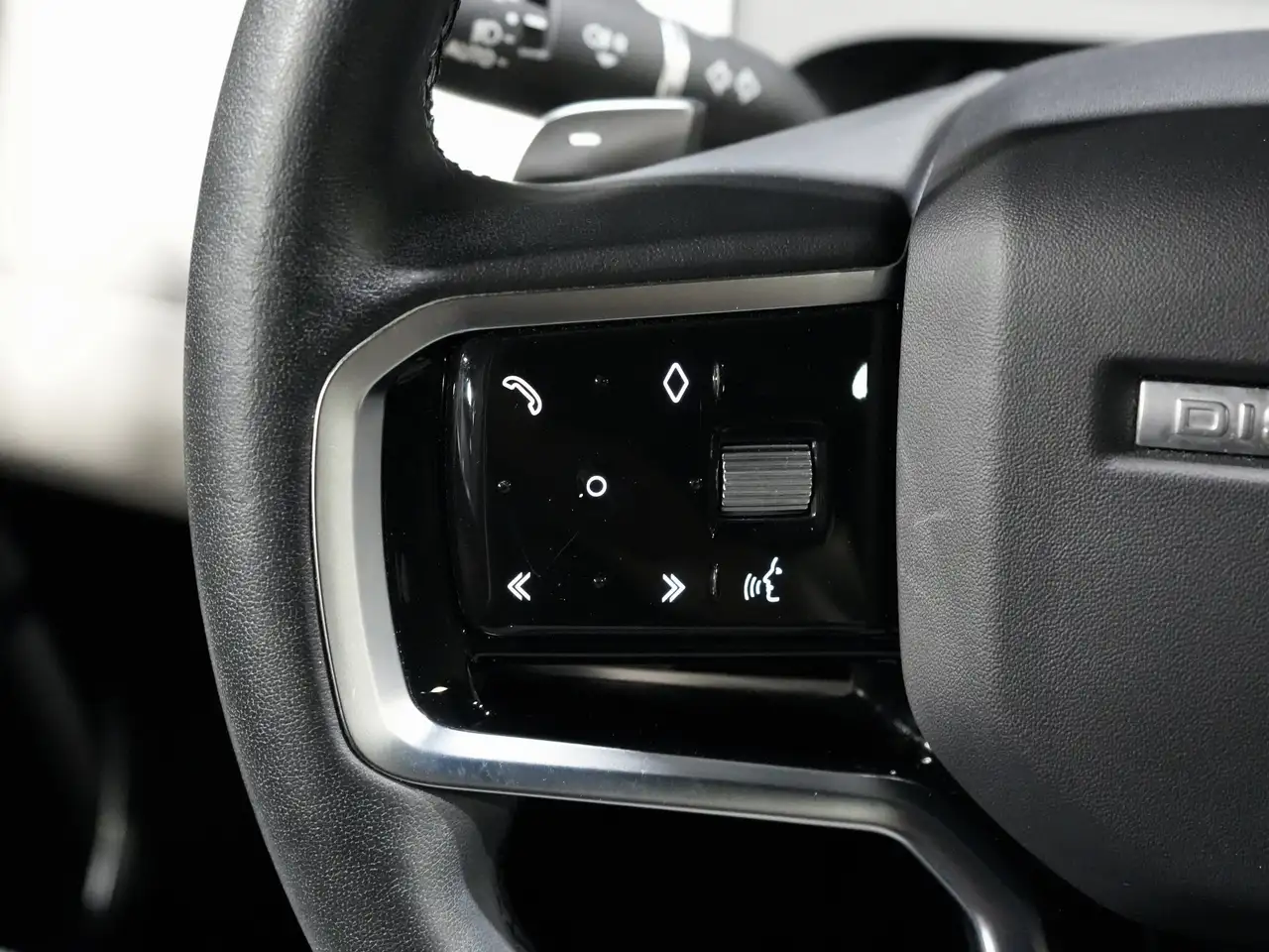 Land Rover Discovery Sport снимка Land Rover Discovery Sport
