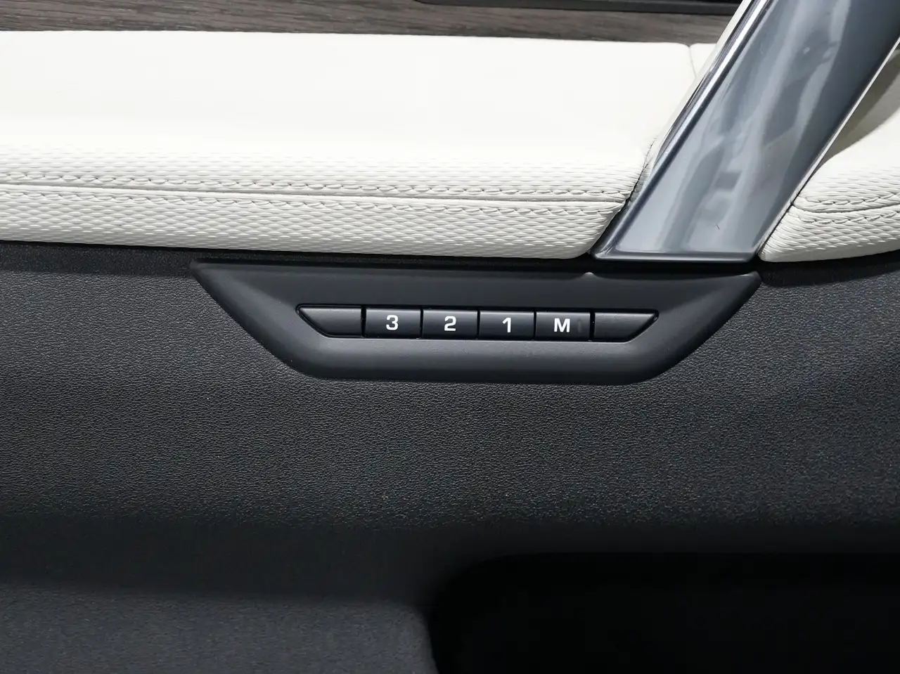 Land Rover Discovery Sport снимка Land Rover Discovery Sport