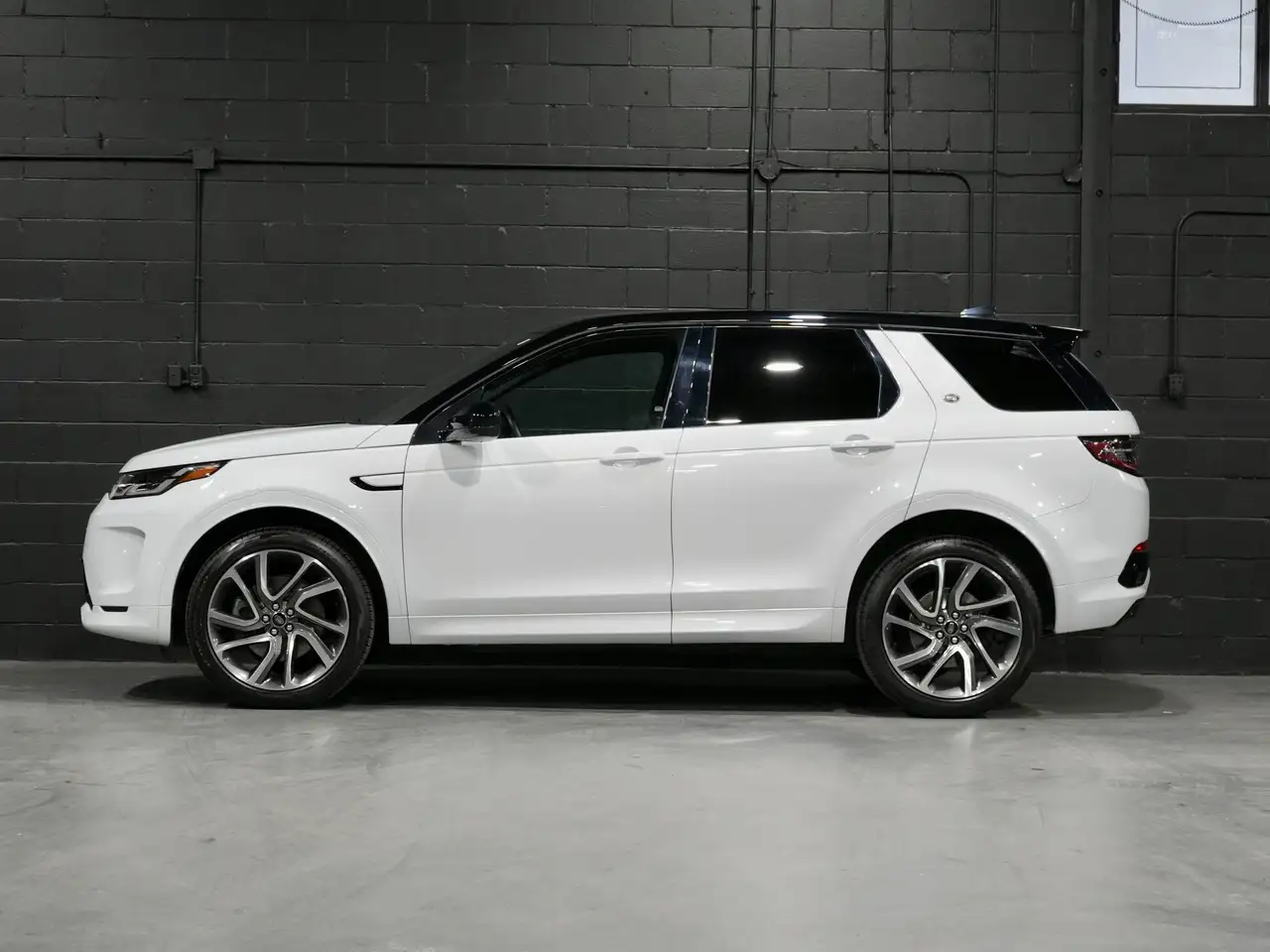 Land Rover Discovery Sport снимка Land Rover Discovery Sport