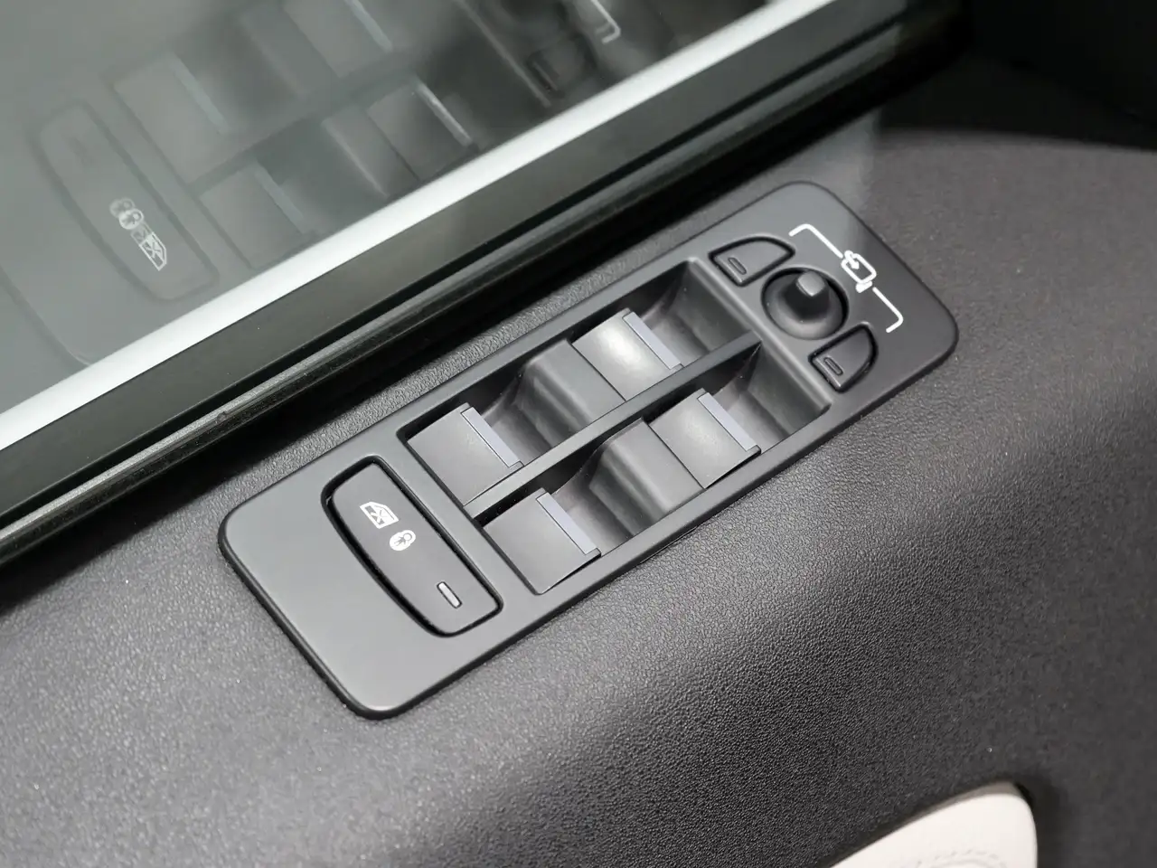 Land Rover Discovery Sport снимка Land Rover Discovery Sport