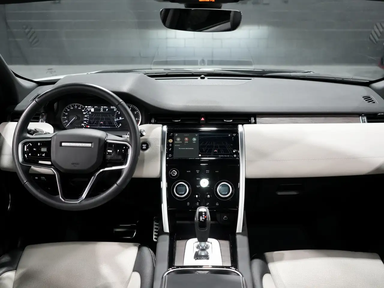 Land Rover Discovery Sport снимка Land Rover Discovery Sport