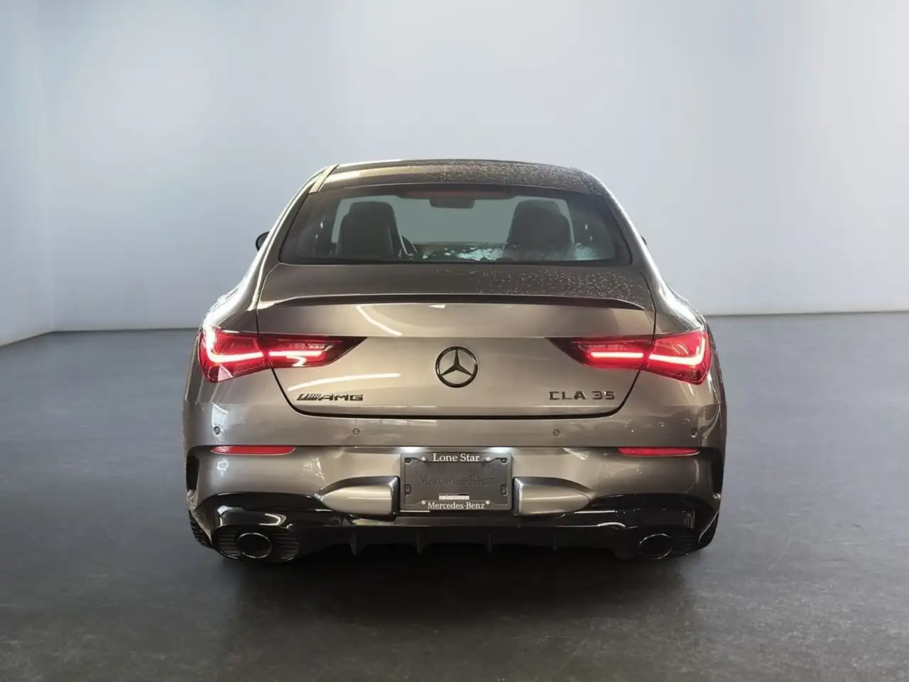 Mercedes-Benz CLA снимка Mercedes-Benz CLA