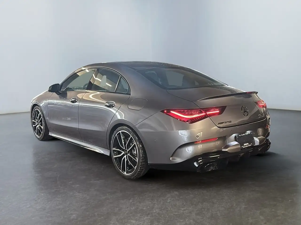Mercedes-Benz CLA снимка Mercedes-Benz CLA