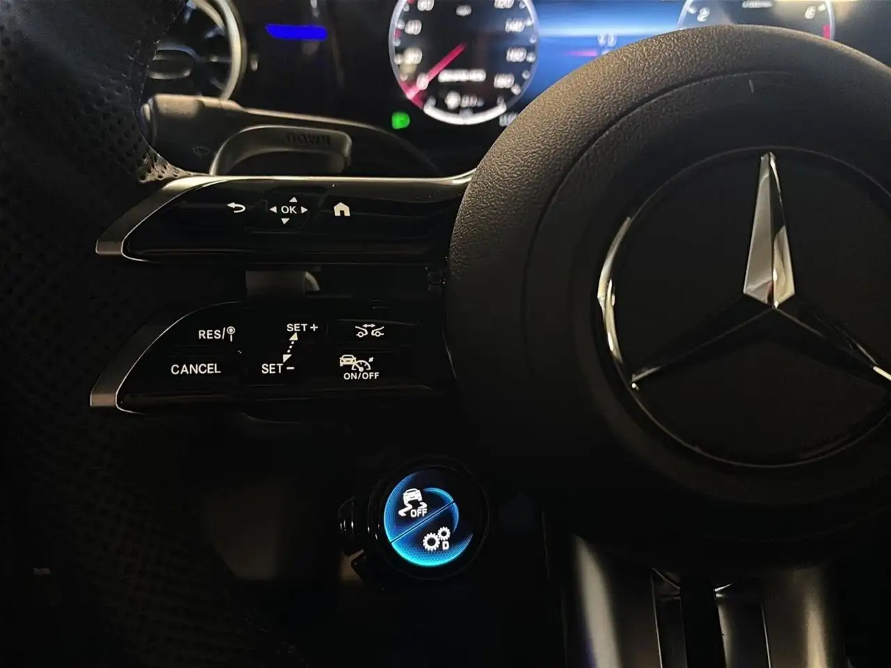 Mercedes-Benz CLA снимка Mercedes-Benz CLA