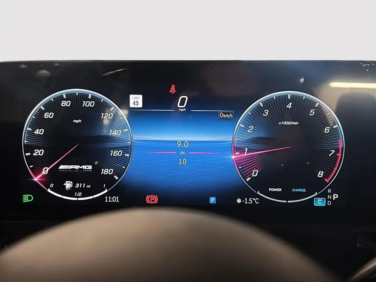 Mercedes-Benz CLA снимка Mercedes-Benz CLA