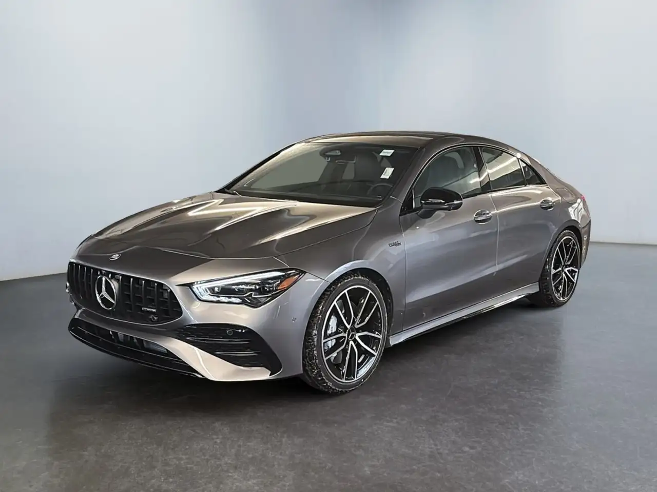 Mercedes-Benz CLA снимка Mercedes-Benz CLA