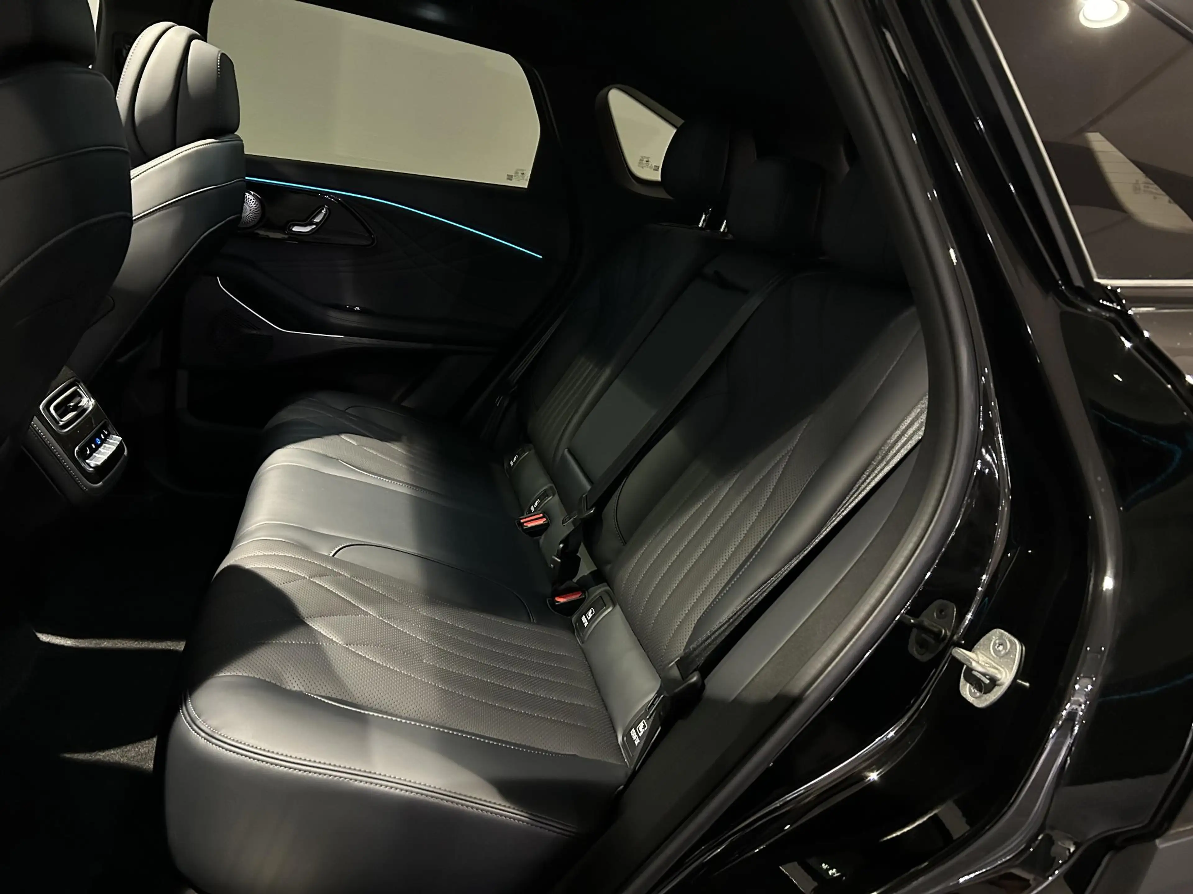 Omoda 9 SHS-P Premium | Voorraad voordeel € 3500,- | 7 jaa — photo 34