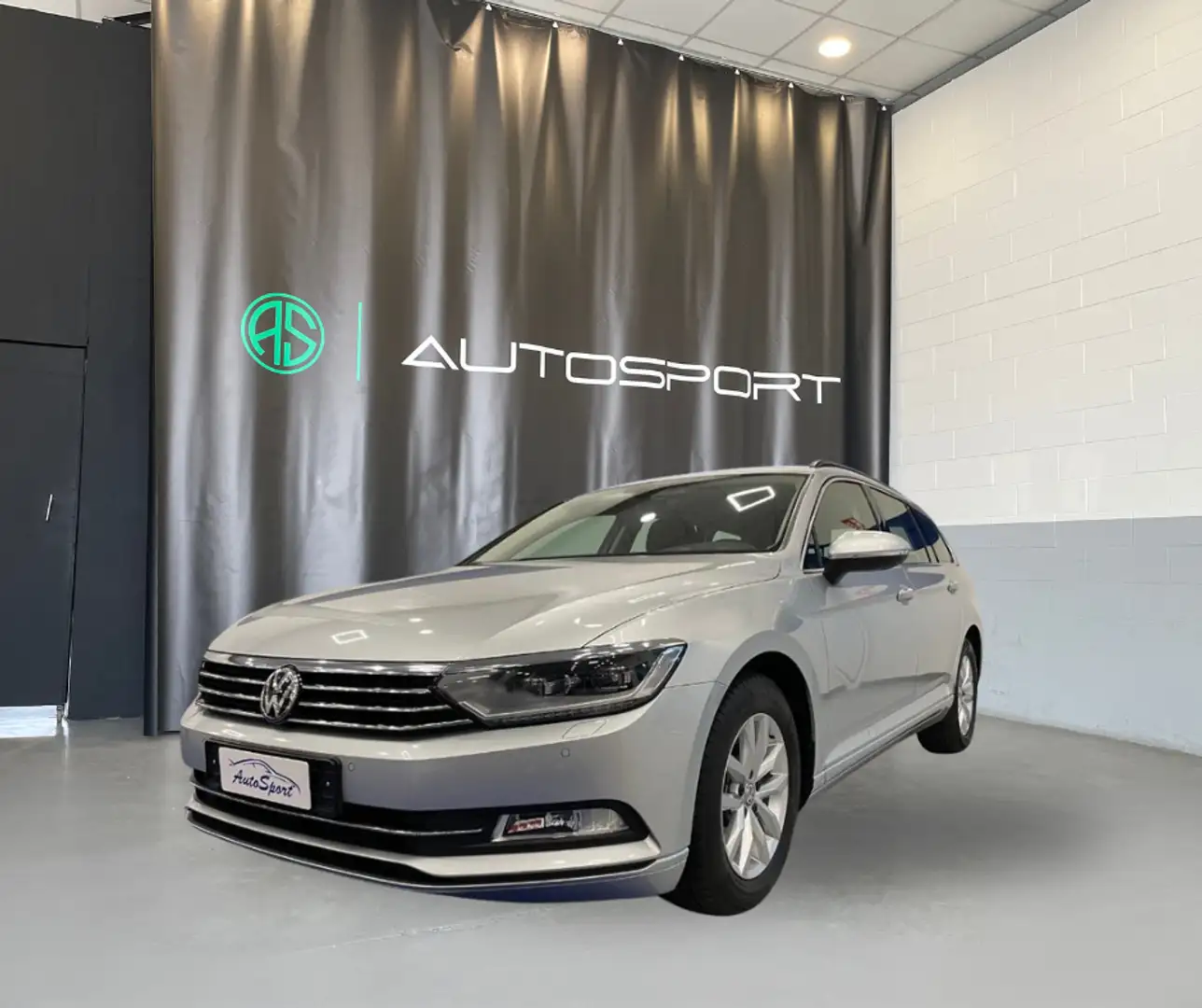 Volkswagen Passat Variant Variant 2.0 TDI DSG BlueMotion Tech. Argento - 2