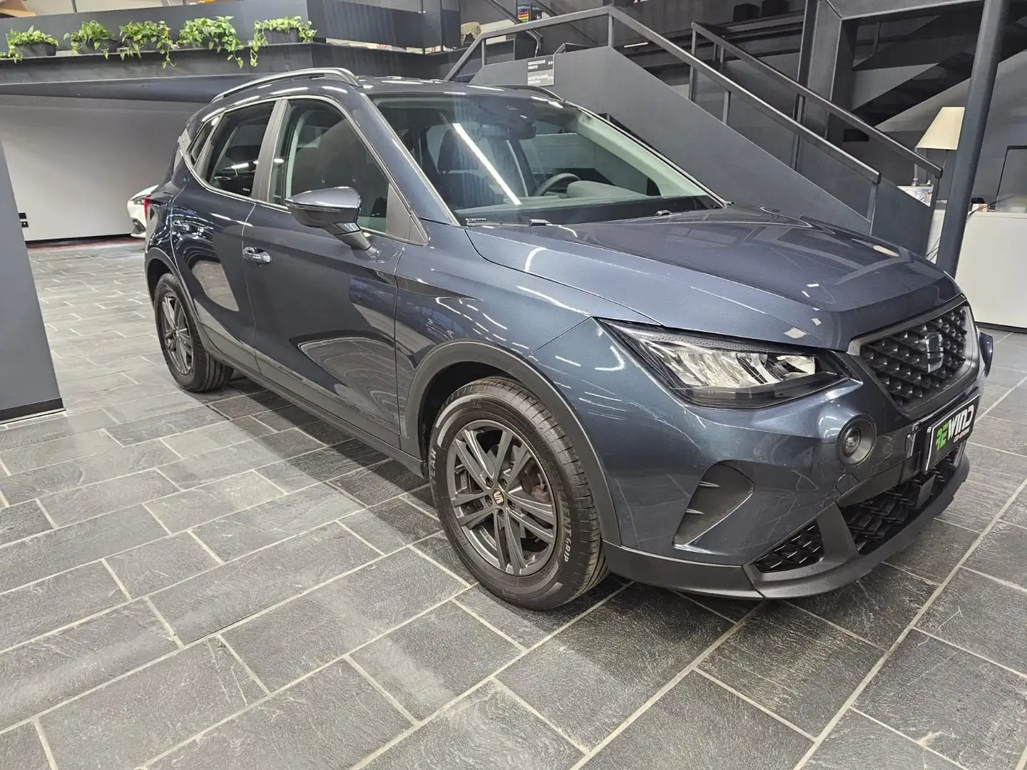 SEAT Arona Arona 1.0 TGI Reference Gris - 2